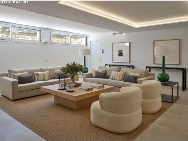 Villa moderna y luminosa de Obra nueva, con parcela individual situada en Marbella