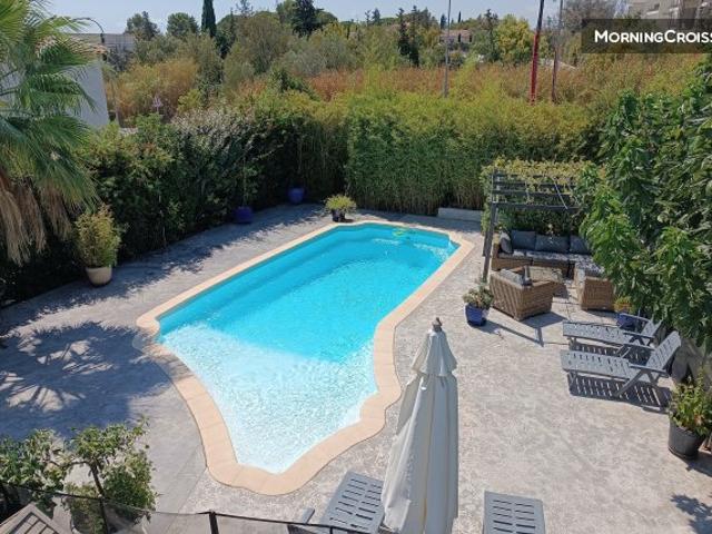 Villa moderne avec piscine