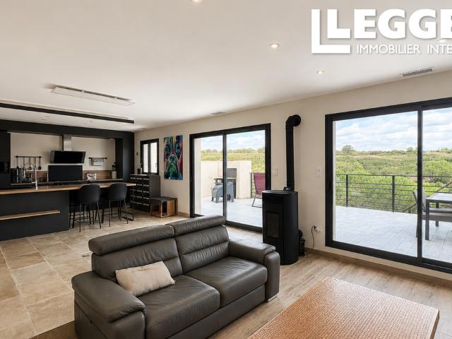 Villa moderne avec piscine, gite et vues panoramiques – 10 min de Carcassonne