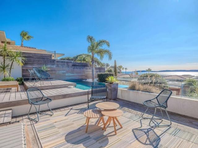VILLA MODERNE AVEC VUE MER PROCHE PLAGE & CENTRE VILLE