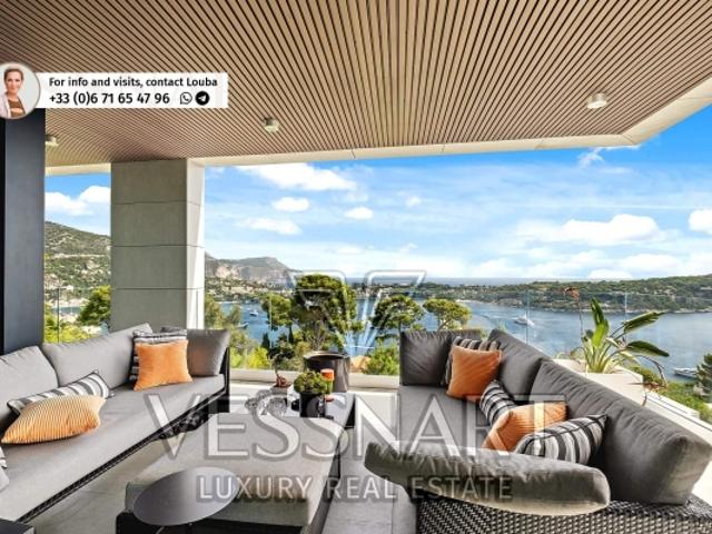 Villa moderne avec vue imprenable sur la mer et le Cap Ferrat