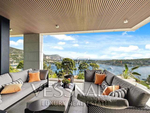Villa moderne avec vue imprenable sur la mer et le Cap Ferra. 300m² Nice