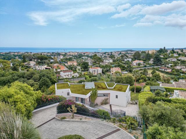 Villa moderne avec vue panoramique sur la mer à Antibes 240m² Antibes
