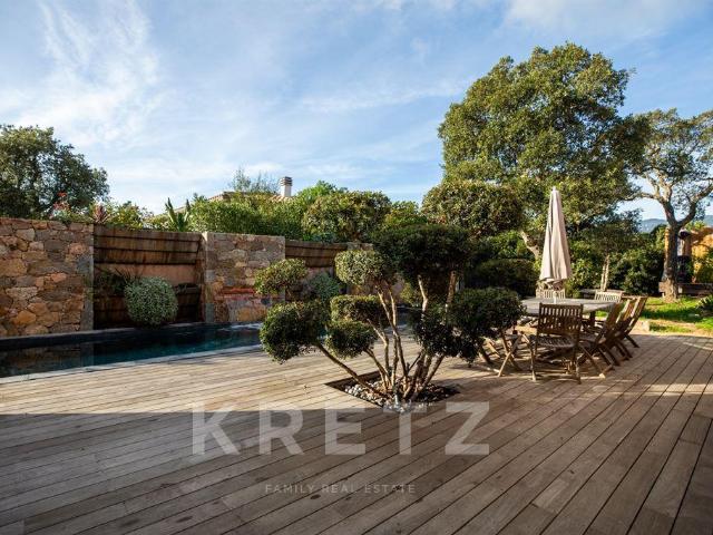 Villa moderne de plain pied avec piscine chauffée 145m² Lecci