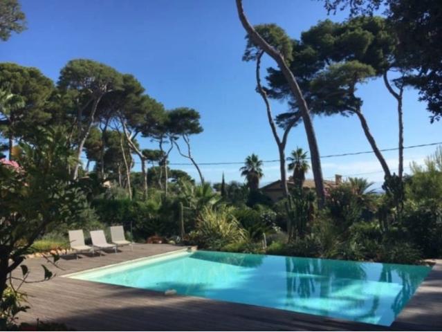 VILLA MODERNE RÉNOVÉE VUE MER