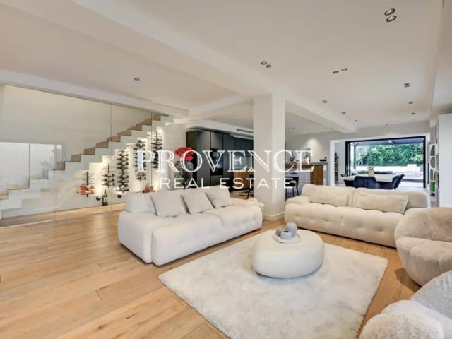 VILLA MODERNE 223M² AVEC PISCINE
