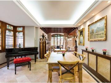 Villa modernista habilitada como hotel boutique en alquiler a 30 minutos de Barcelona