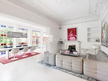 Villa modernista reformada con acabados de lujo en Sarrià