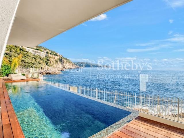 Villa moderniste avec vue mer panoramique et piscine, premiè. 247m² Nice