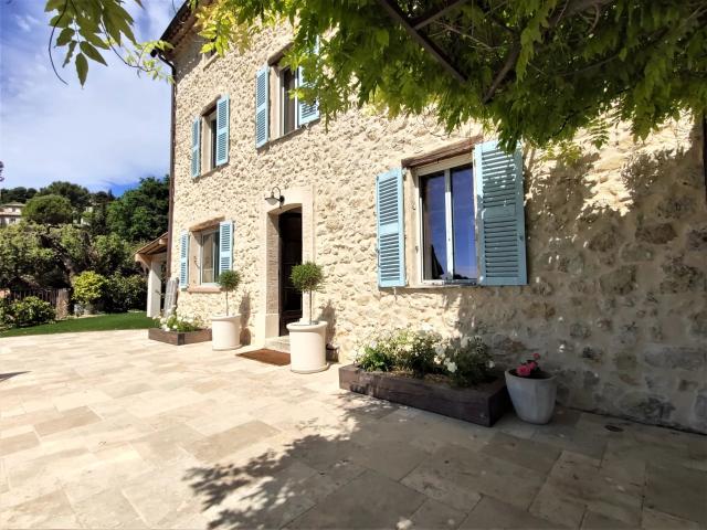 VILLA MOUGINS AUTHENTIQUE