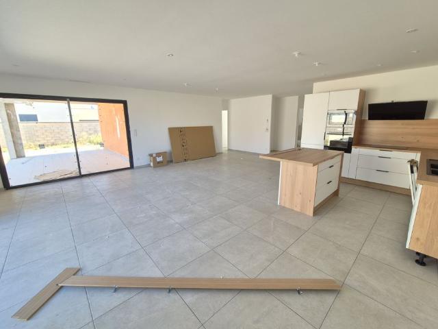Villa neuve 4 chambres + jardin + garage