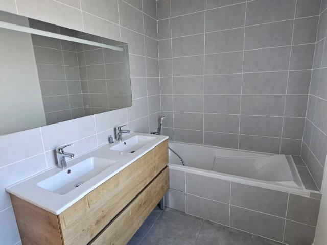 VILLA NEUVE 5 PIECES 120M²