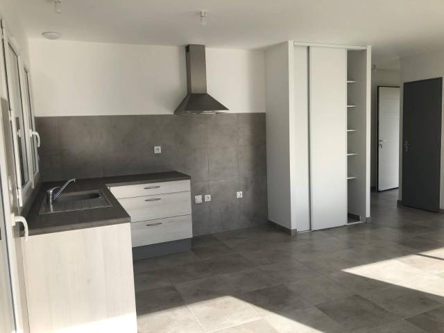 Villa neuve 3 chambres avec terrain proche autoroute FELINES