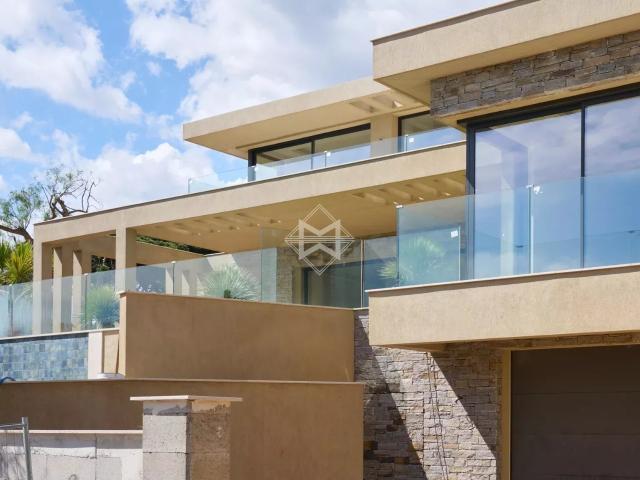 Villa neuve à pied du centre ville 229m² Sainte Maxime