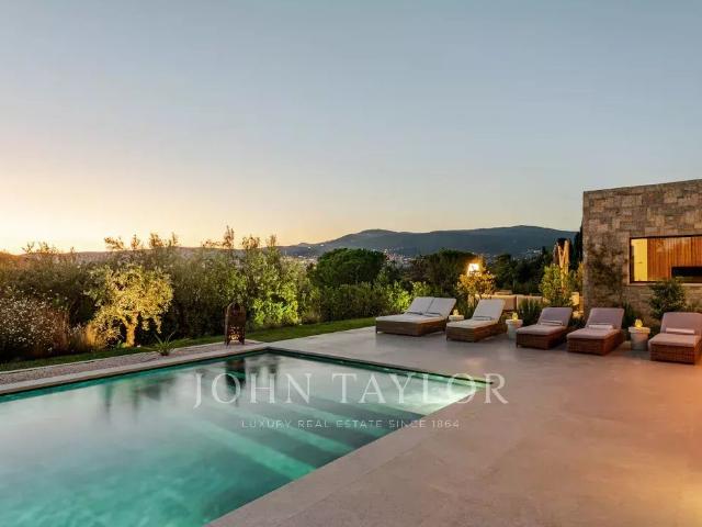 Villa neuve avec piscine et vue panoramique proche Mougins et Valbonne à louer