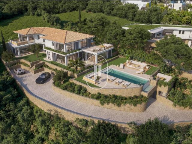 Villa neuve d’exception avec vue panoramique sur le golfe de. 800m² Gassin