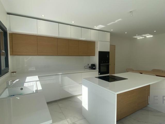 Villa neuve Bollene 5 pièce s 115,6m2 habitables sur 875 m². 116m² Bollène