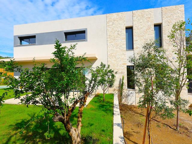 Villa neuve contemporaine de 170 m² avec piscine Mougins FNR 170m² Mougins