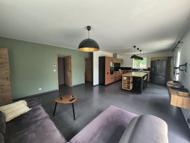 Villa neuve de 2022 à 5 minutes de Die 80 m2 Terrain de 850 m2