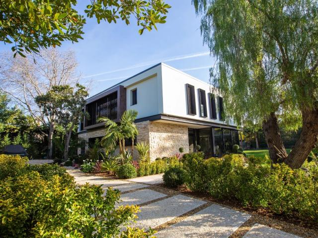 Villa neuve moderne côté Ouest résidence de prestige 268m² Antibes