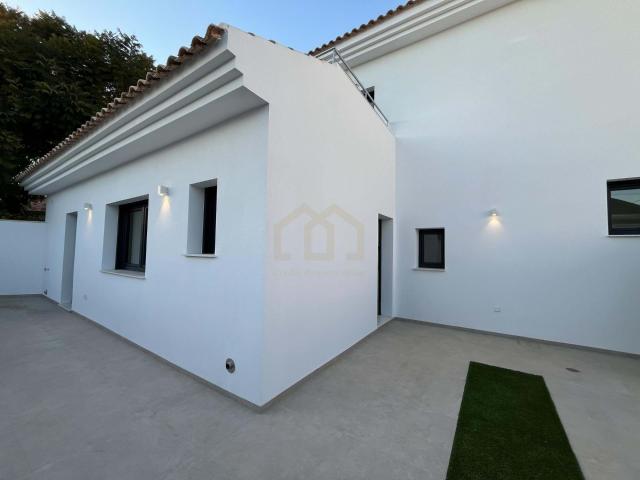 Villa nueva a estrenar con piscina privada a solo 500 metros de la playa en San Pedro del Pinatar