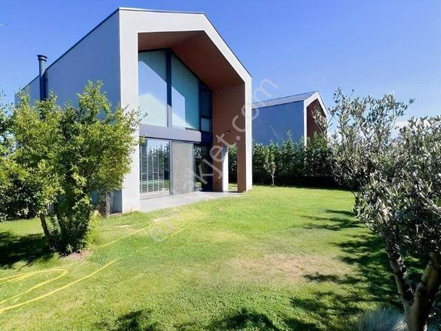 Villa Oleada 350 M² Özel Bahçeli 4+1 Villa | 3 Araçlık Garaj