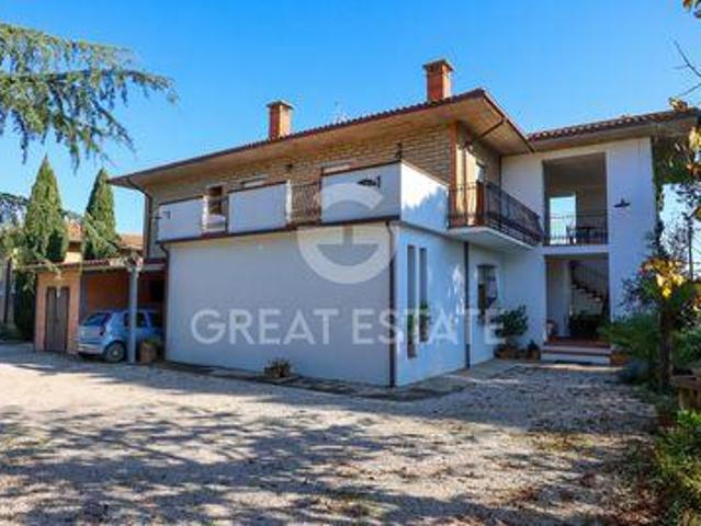 Villa Paciano Perugia ES94184230