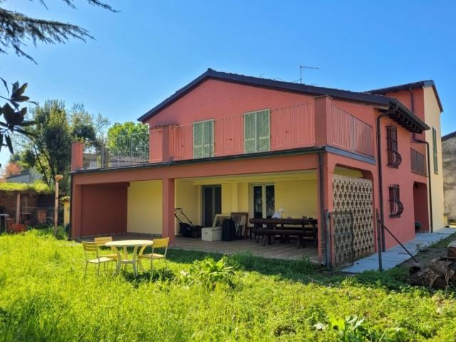 Villa Padronale in affitto a Gazzola strada Rivalta, giardino privato, riscaldamento autonomo, immobile di prestigio TrovaCasa