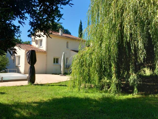 Villa Paisible sur grand parc Arboré