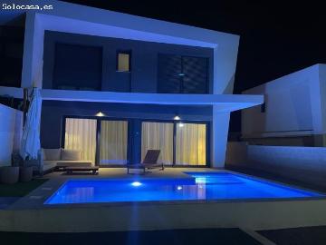 Casa en alquiler en Baix Vinalopó - Piscina
