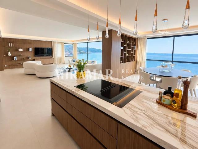 Villa Pieds dans l'Eau Cap de Nice 247m² Nice