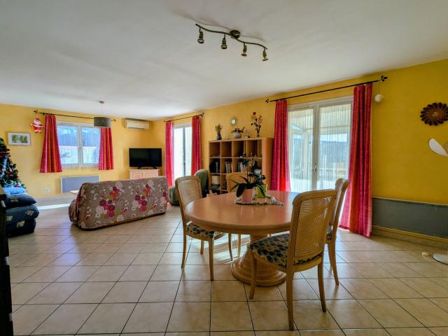 Villa plain pied avec garages 127m² Névian