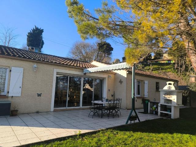 Villa plain pied de 130 m2 entourée de nature sur terrain de. 130m² Hounoux