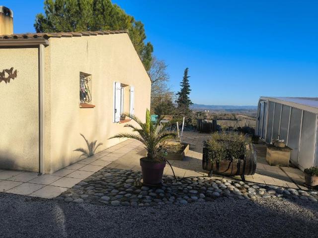 Villa plain pied de 130 m2 entourée de nature sur terrain de. 130m² Hounoux