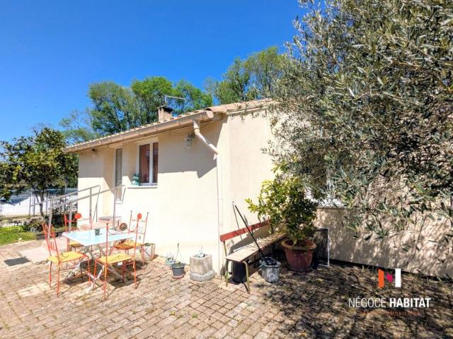 VILLA PLAIN PIED GARAGE ET PISCINE