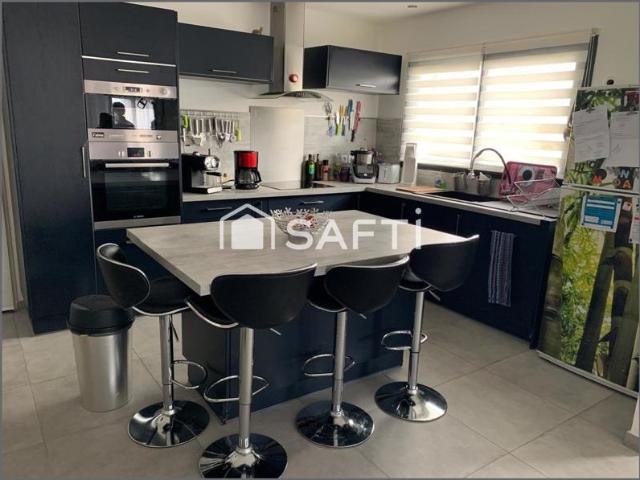 Villa plain pied récente, 107m2, garage, jardin au calme