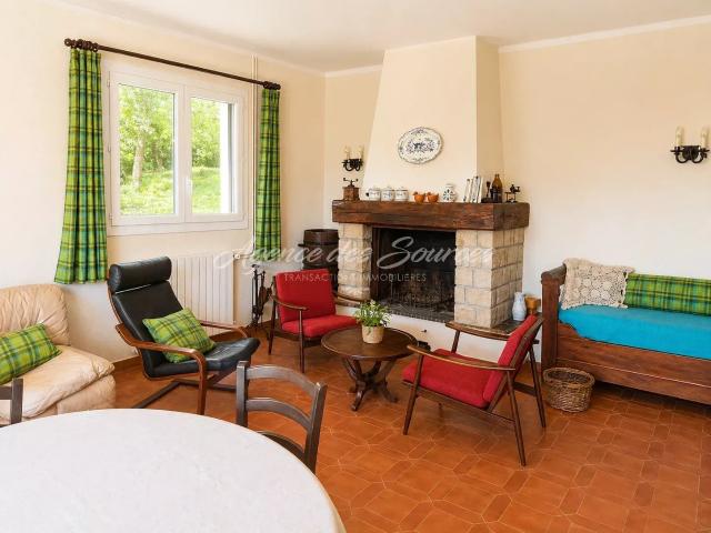 Villa plain pied sur 5 360 m² de terrain à Bras