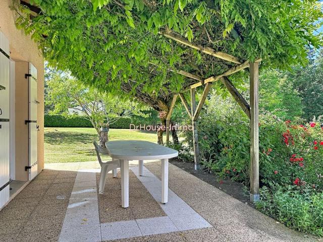 Villa Plain pied 222 m2 7 pièces + Piscine