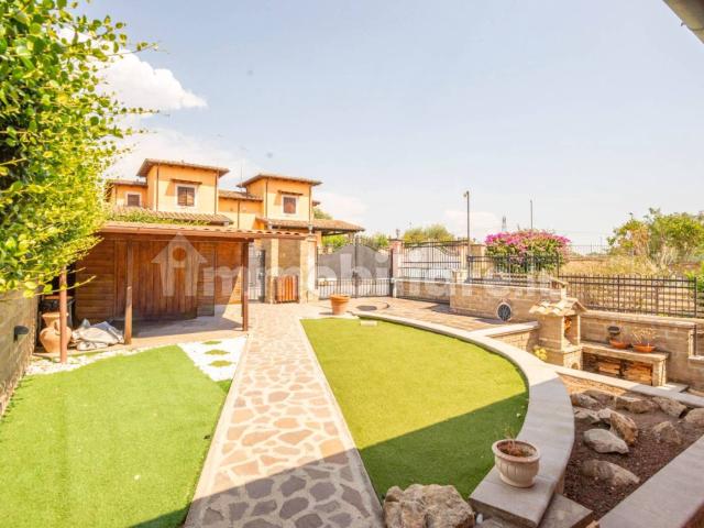 Villa plurifamiliare via Adalberto Zanchi, Centro, Anguillara Sabazia