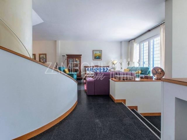 Villa plurifamiliare via Ibico, Axa, Roma