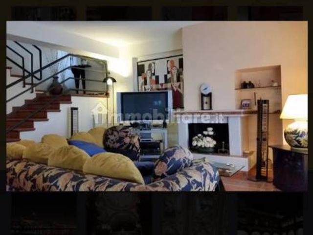 Villa plurifamiliare via Niccolò Fumo 25, Centro, Baronissi