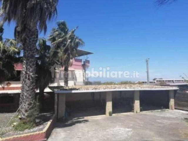 Villa plurifamiliare via San Giuseppe, Costa Saracena Castelluccio, Augusta