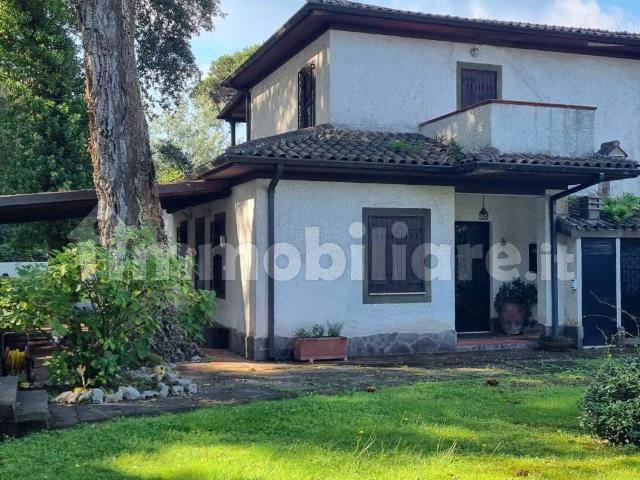 Villa plurifamiliare viale dei Pini, Selva Piana Baia D'argento, Sabaudia