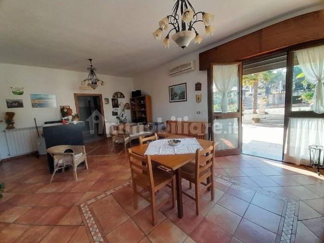 Villa plurifamiliare Contrada Badetta, Caronia