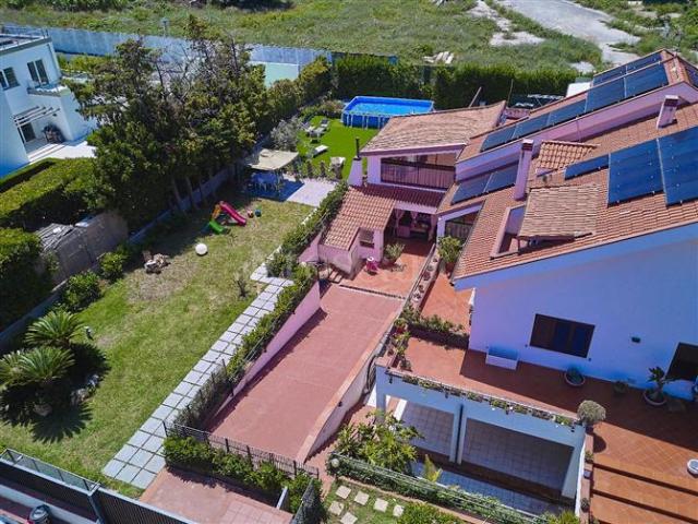Villa Plurifamiliare di 550 mq a Pallavicino, Villaggio Ruffini, Cardillo, Inserra Palermo