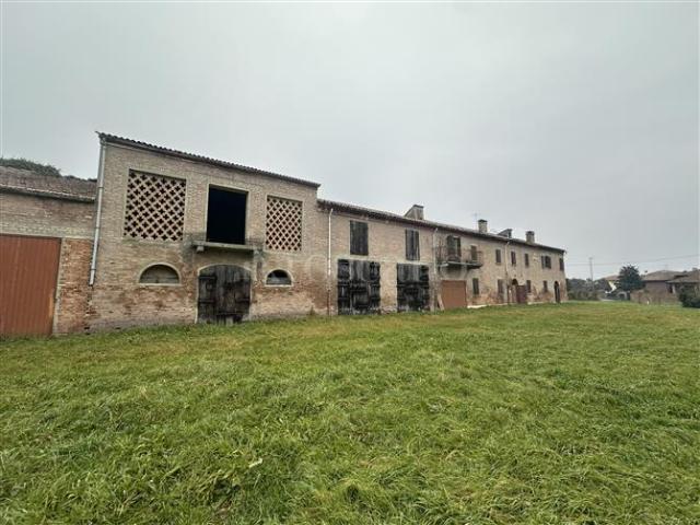 Villa Plurifamiliare di 655 mq a Boara, Francolino, Correggio Ferrara