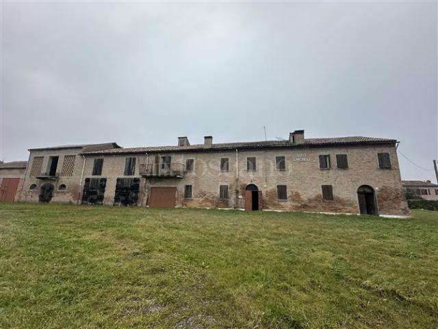 Villa Plurifamiliare di 655 mq a Boara, Francolino, Correggio Ferrara