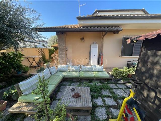 Villa Plurifamiliare di 70 mq a Campo Jemini Pomezia