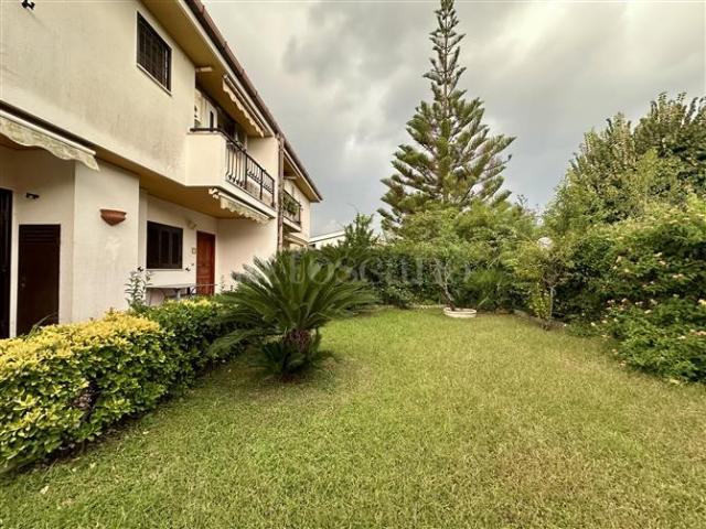 Villa Plurifamiliare di 97 mq a Villa Claudia, Lido di Cincinnato, Lido delle Sirene Anzio