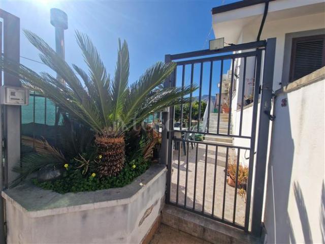 Villa Plurifamiliare di 120 mq a Centro Monreale
